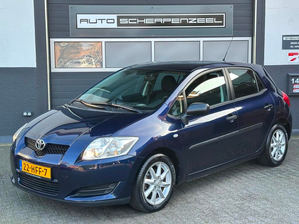 Toyota Auris 1.4-16V Sol I AIRCO I 4S banden I TREKHAAK I NA, Auto's, Toyota, Voorwielaandrijving, Gebruikt, 1398 cc, 4 cilinders