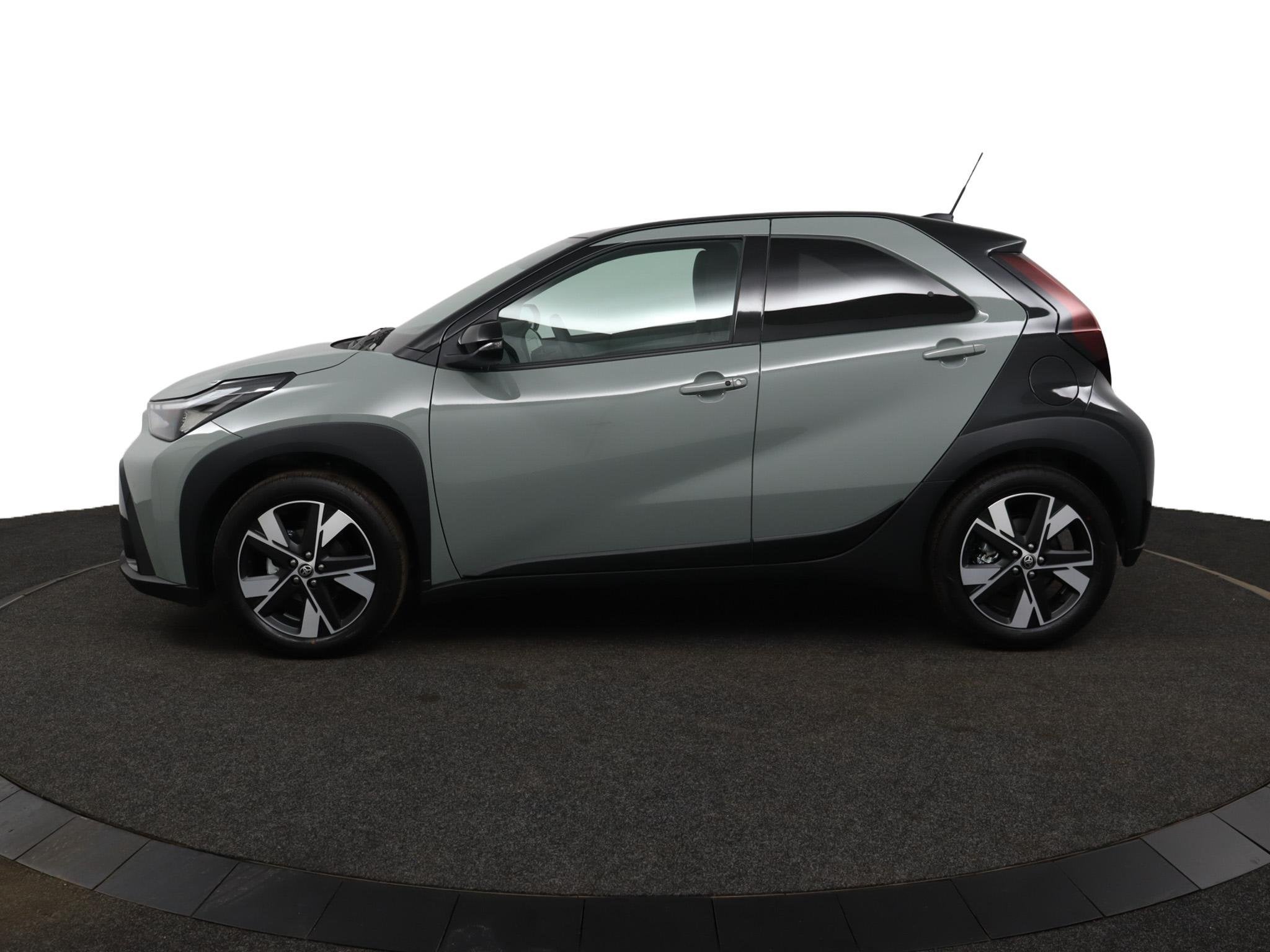 Toyota Aygo X Hybrid 115 pulse | Nieuw! |, Stof, Euro 6, Overige kleuren, 4 stoelen