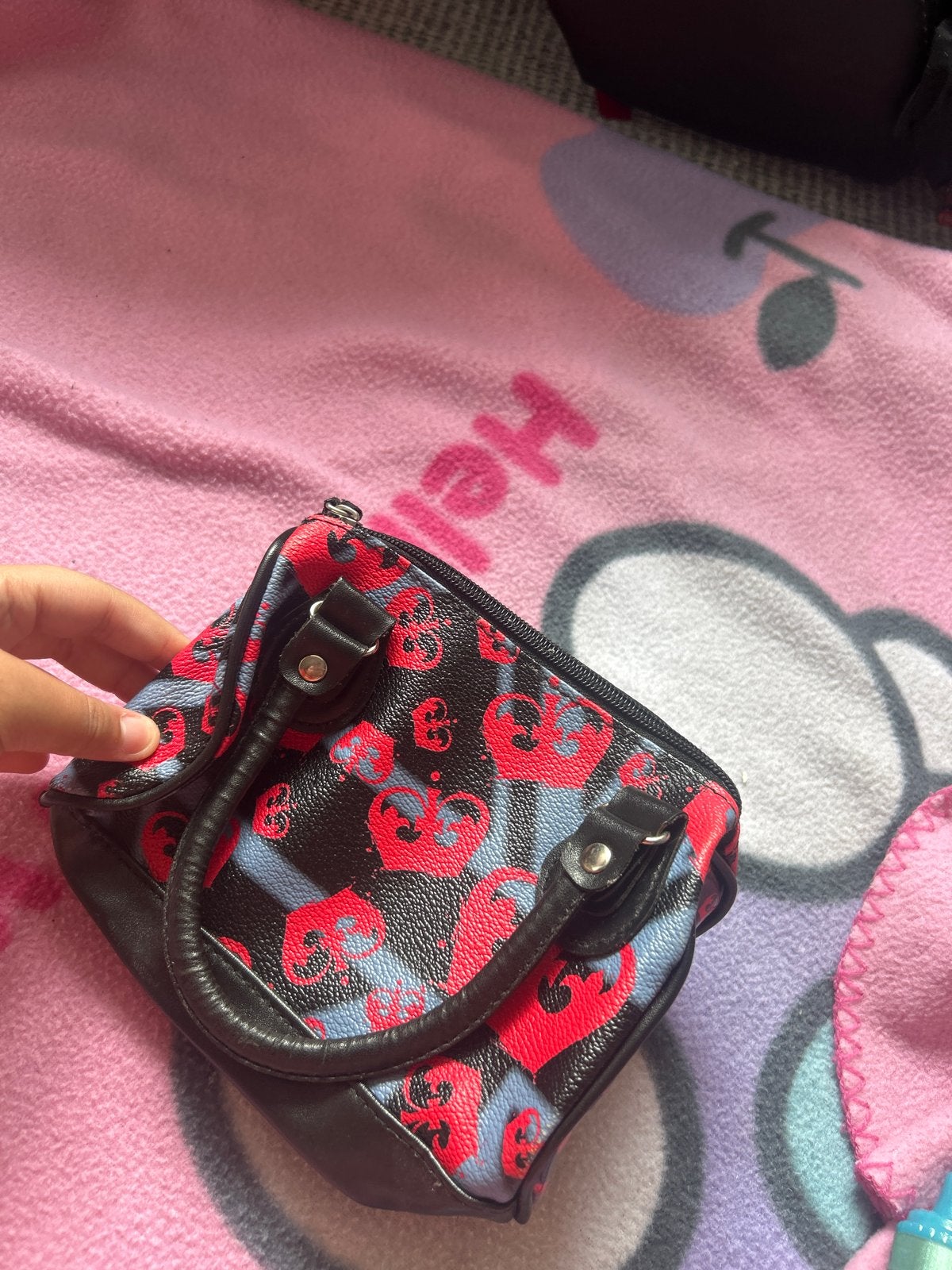 Leuke kleine handtas met print van kroontjes uit engeland, Ophalen of Verzenden, Gebruikt, Zwart, Handtas