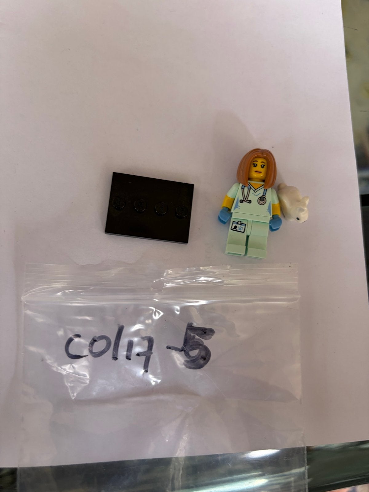 Lego Minifiguur Verpleegster met katje - Serie 17 (Col17-5), Kinderen en Baby's, Ophalen of Verzenden, Zo goed als nieuw