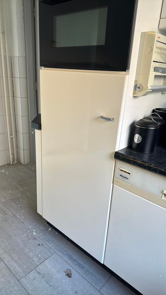 Miele classic inbouw koelkast, Witgoed en Apparatuur, 200 liter of meer, Ophalen, Gebruikt, Zonder vriesvak