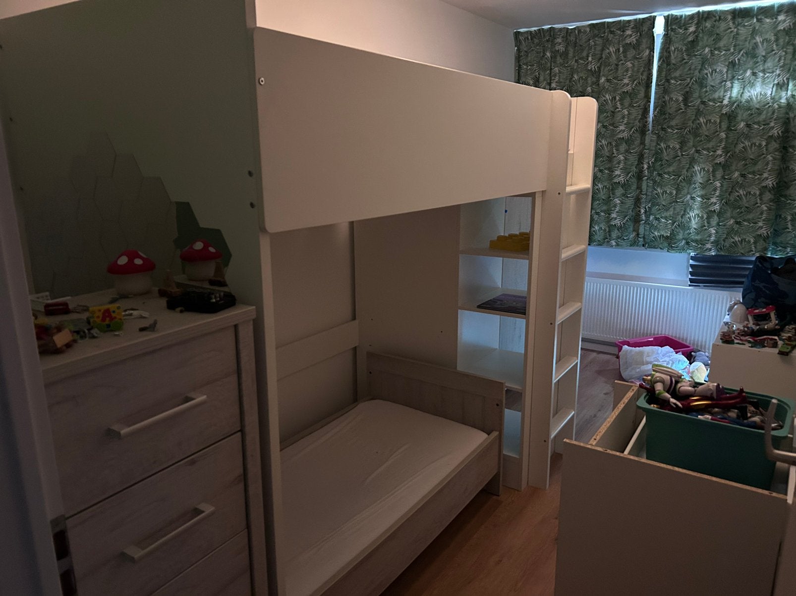 Stuva stapelbed met bureau en ladeblok, Ophalen, Zo goed als nieuw, Stapelbed