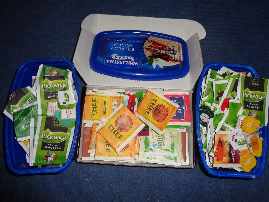 Doos met Theezakjes & met veel Theelabels., Hobby en Vrije tijd, Theezakjes, Ophalen of Verzenden, Theezakje(s)