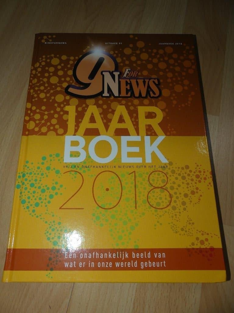 9 for news / Jaarboek / 2018 / Fake News / Hardcover, Ophalen of Verzenden, Zo goed als nieuw, Nederland