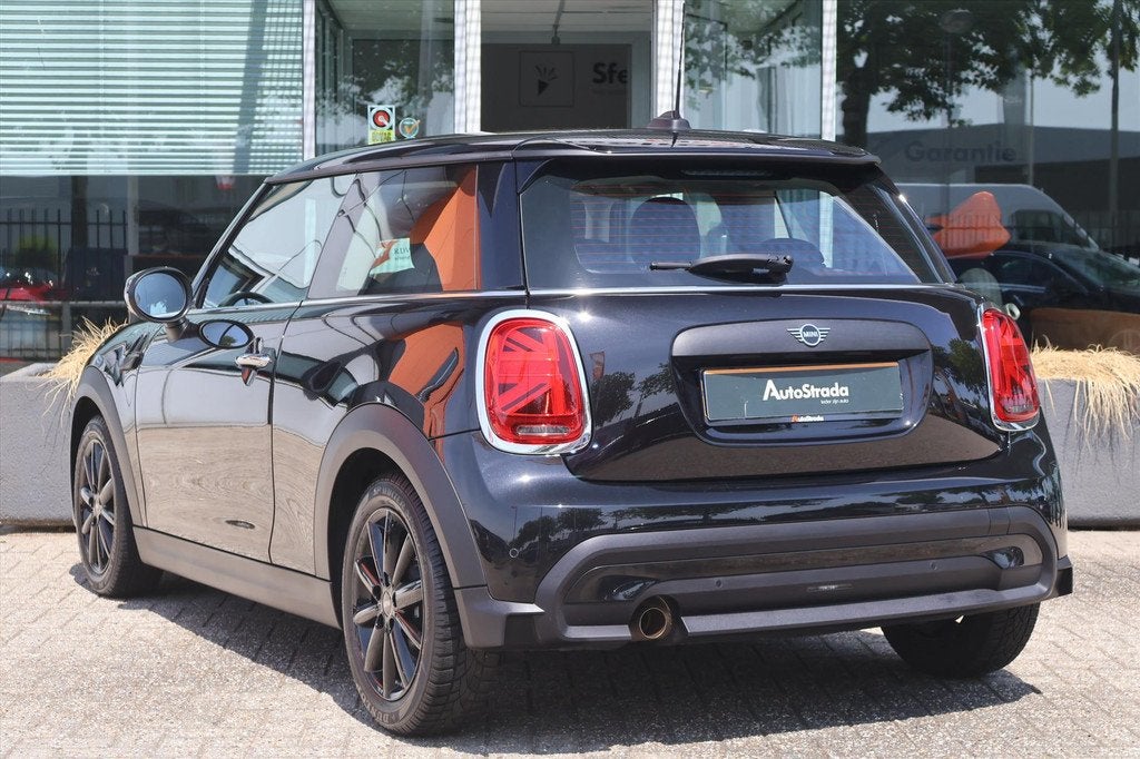 Mini Mini 3-Deurs (f56) 1.5 Business Edition 102pk | Automaa, Auto's, Mini, Gebruikt, Met garantie (alle), 4 stoelen, Leder en Stof