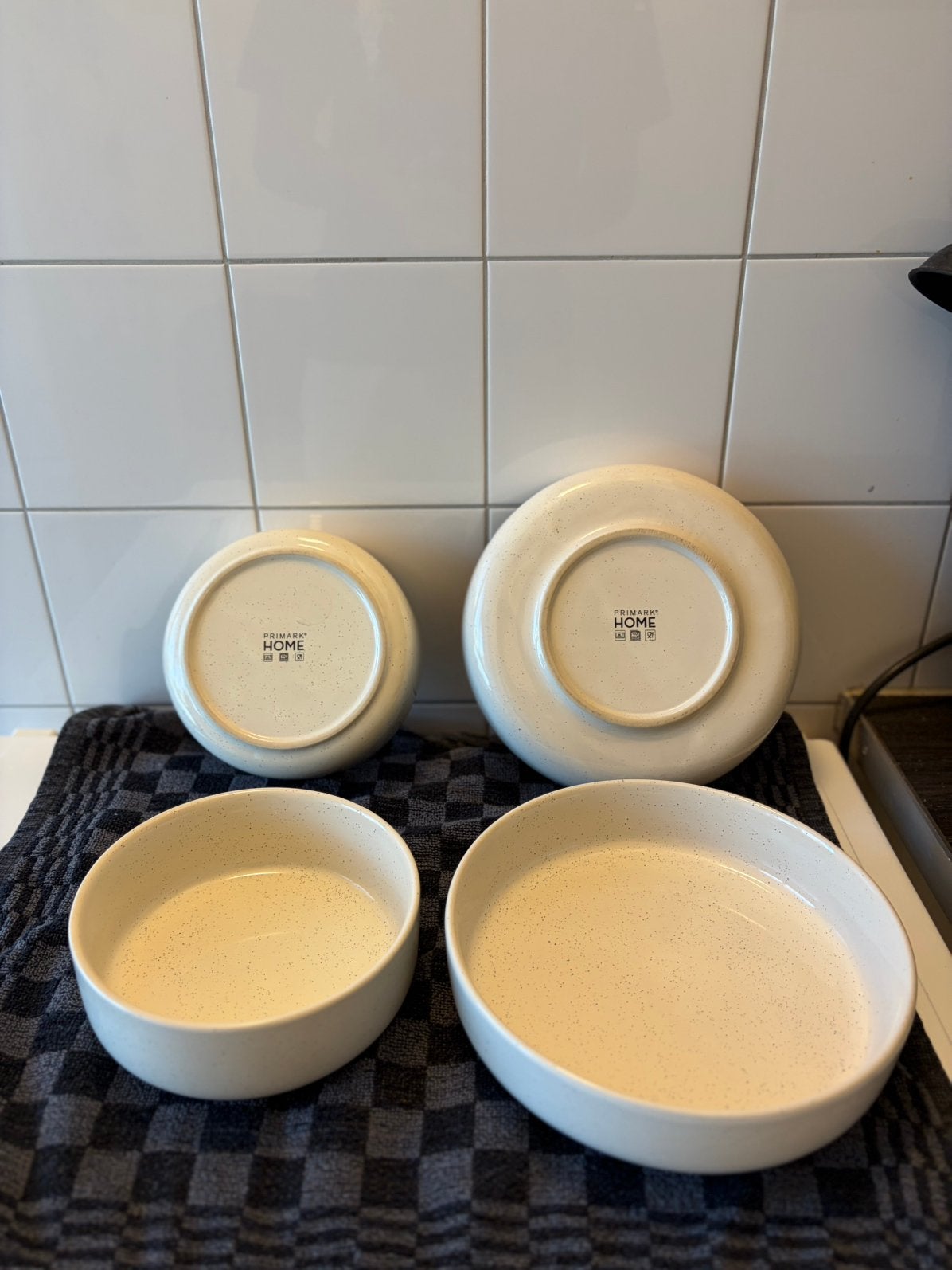 Set van 4 gespikkeld keramiek borden, Ophalen, Overige typen, Zo goed als nieuw, Klassiek