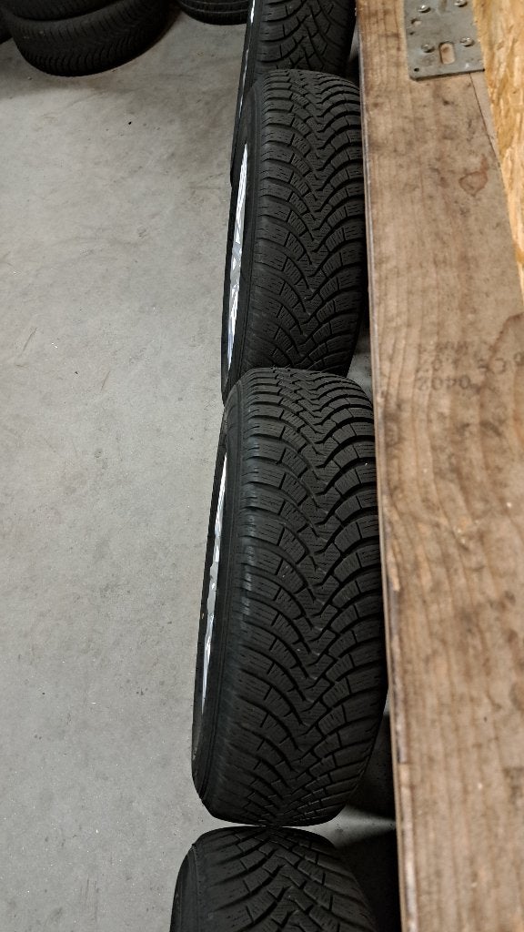 Foto 17 van Lichtmetalen velgen Outlander ASX Sportage IX35 215/65/17