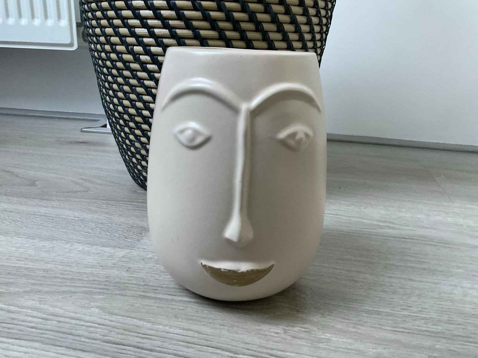 Uniek gezicht Bloempot, Huis en Inrichting, Woonaccessoires | Vazen, Beige, Ophalen of Verzenden, Zo goed als nieuw, Steen/keramiek