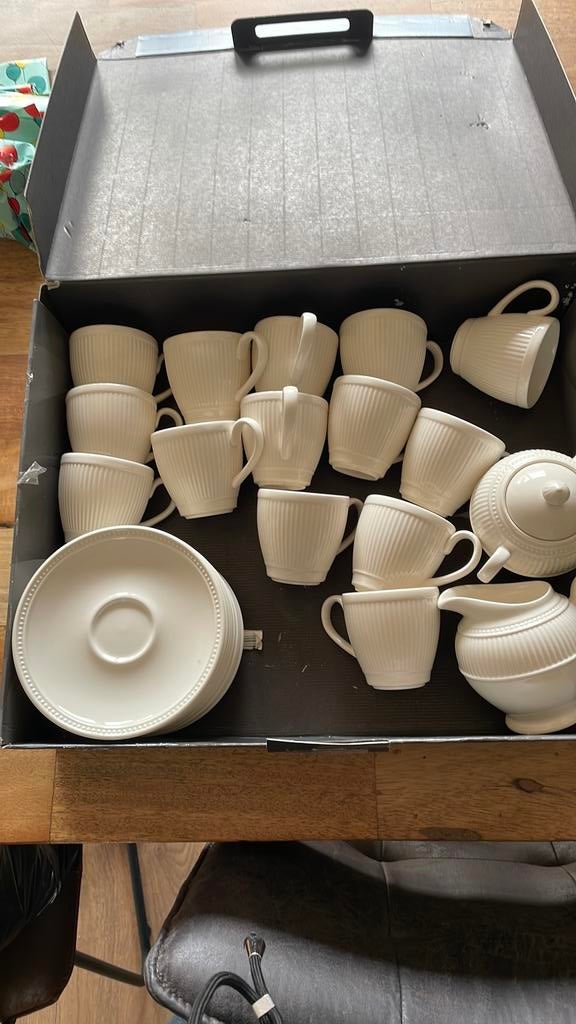 Wegdwood servies, Huis en Inrichting, Keuken | Servies, Ophalen, Zo goed als nieuw, Porselein, Kop(pen) en/of Schotel(s)