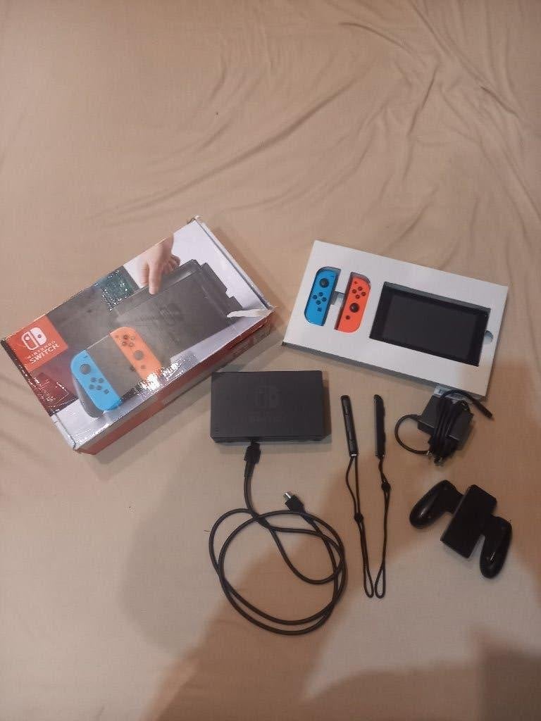 NINTENDO SWICH, Ophalen of Verzenden, Zo goed als nieuw, Met 2 controllers, Switch Original
