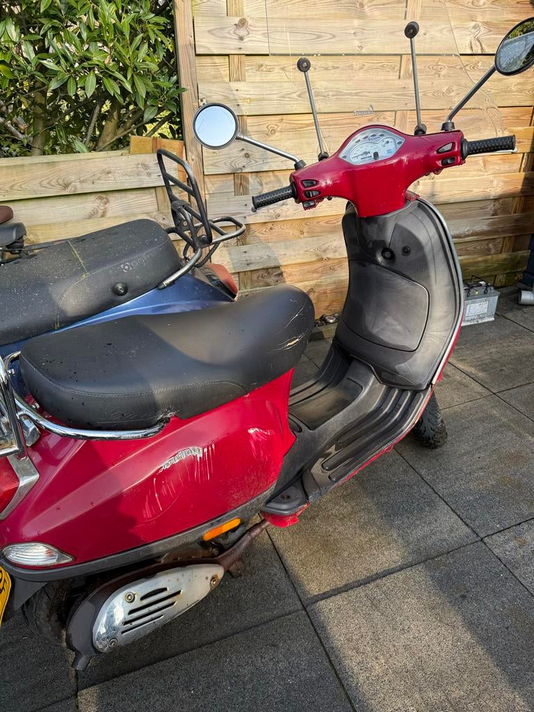 Vespa LX50 met schade - Opknapper/onderdelen, Fietsen en Brommers, Scooters | Vespa, Ophalen, Gebruikt, Maximaal 45 km/u, Benzine