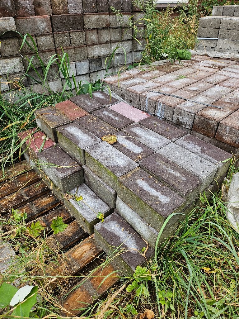 Gratis Betonklinkers Paars, Ophalen, Klinkers, Nieuw, Minder dan 5 m²