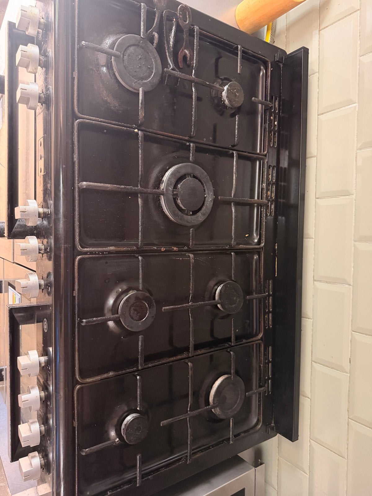 Groot fornuis met 6 gaspitten en 2 ovens, Witgoed en Apparatuur, Ophalen, Gebruikt, 60 cm of meer, Energieklasse A of zuiniger