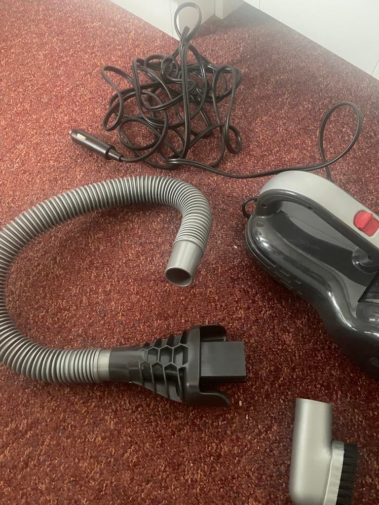 Black+Decker Auto Dustbuster Kruimeldief 12V, Kruimeldief, Ophalen of Verzenden, Zo goed als nieuw, Minder dan 1200 watt