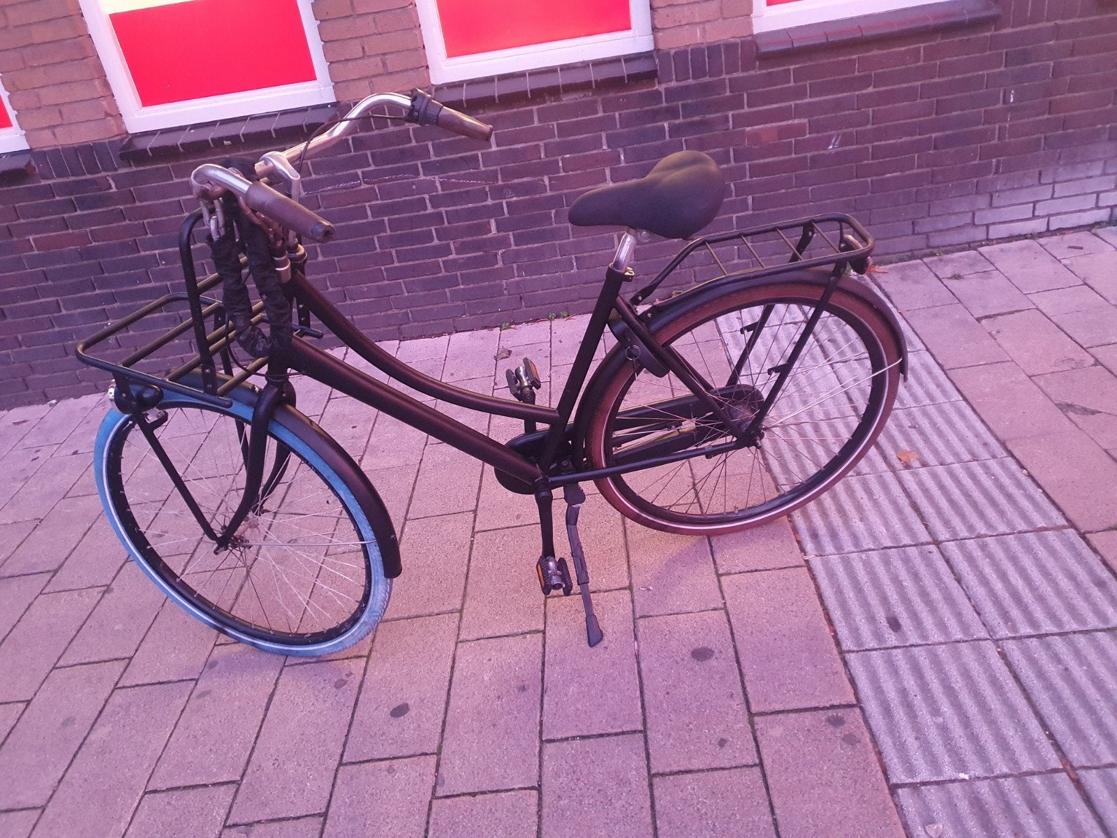 Batavus Damesfiets met Ringslot, Axa Kettingslot en Voorrek, Ophalen, Versnellingen, Batavus, 53 tot 56 cm