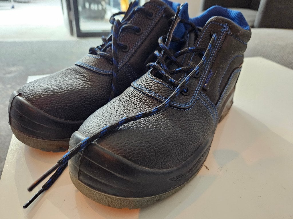 Veiligheidschoenen, Ophalen, Zo goed als nieuw