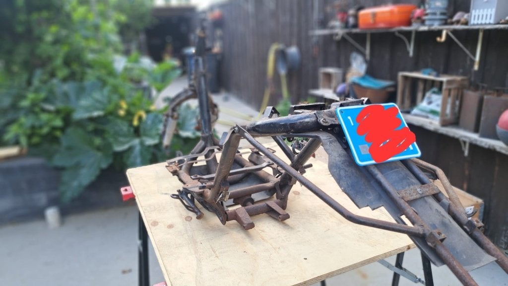 scooter frame met kenteken, Fietsen en Brommers, Brommeronderdelen | Scooters, Ophalen, Gebruikt, Frame, SYM