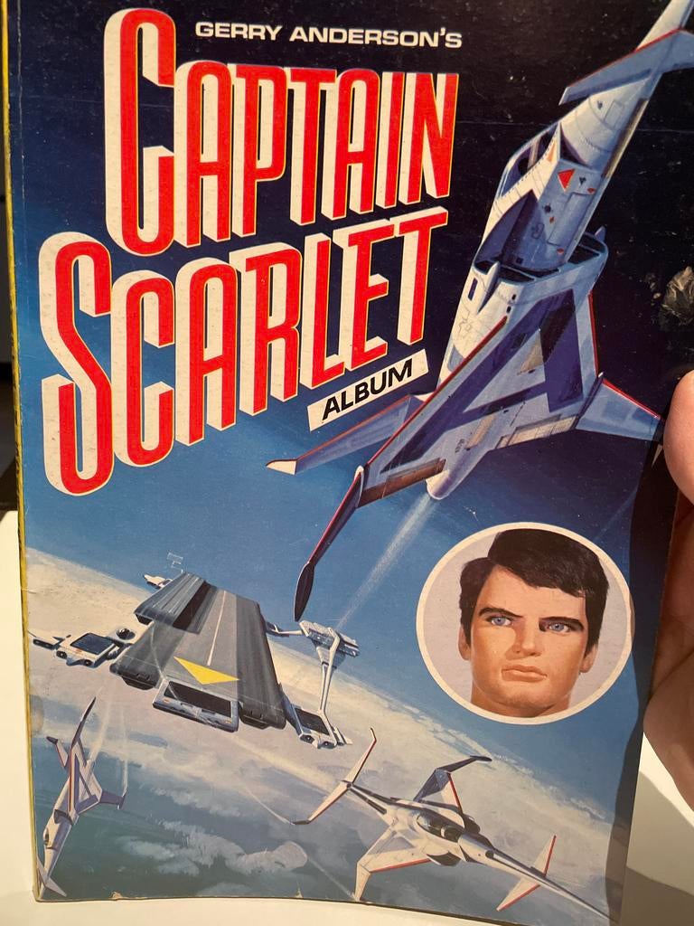Captain Scarlet Album - Gerry Anderson, Ophalen of Verzenden, Gelezen, Wereld overig