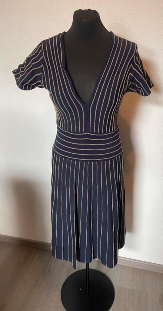 Zomerjurk - Nikkie, Kleding | Dames, Jurken, Zo goed als nieuw, Maat 38/40 (M), Blauw, Boven de knie, Verzenden