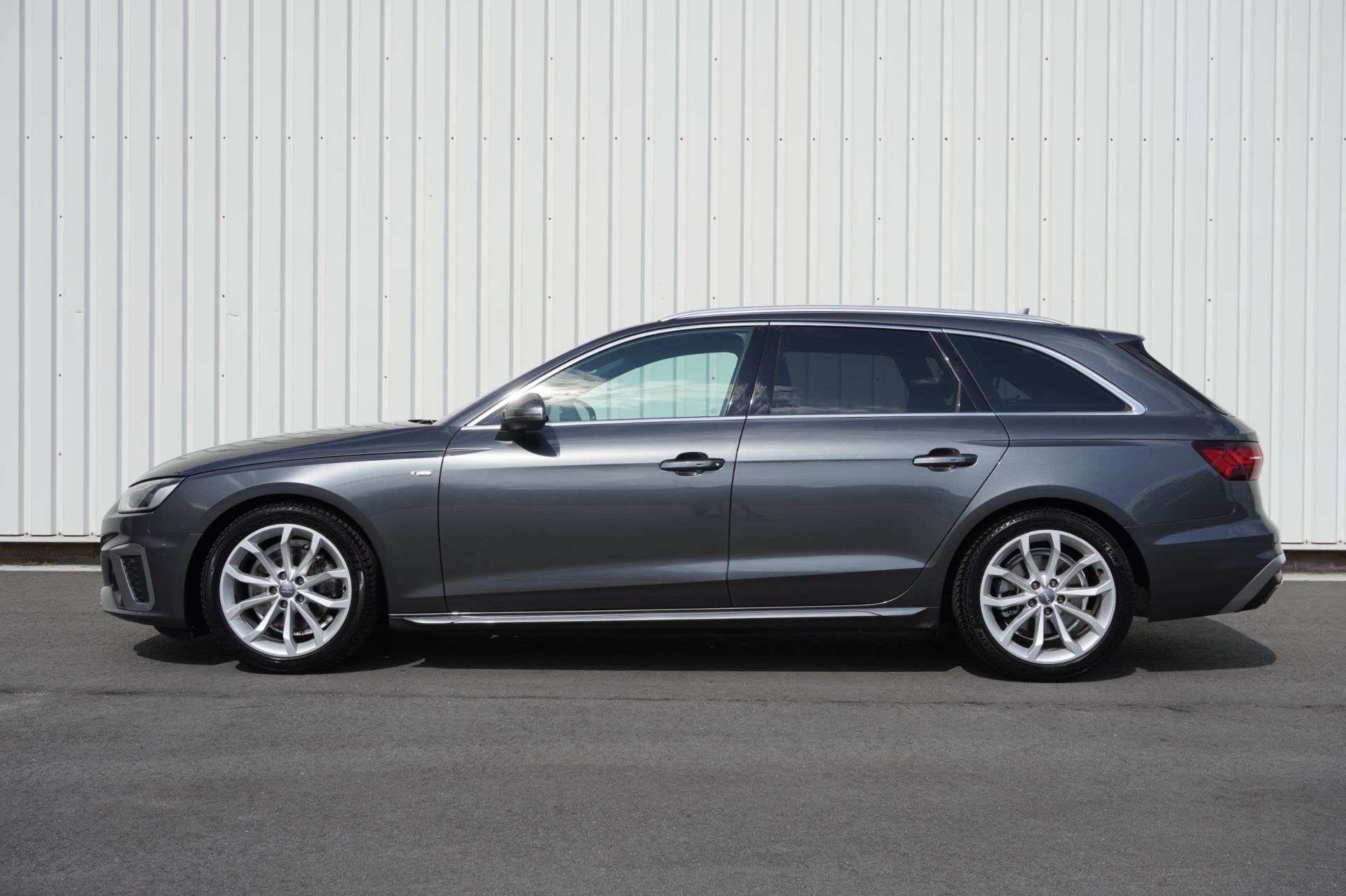 Audi A4 Avant 35 TFSI Launch edition Sport | Airco | Virt. c, Auto's, Dealer onderhouden, Gebruikt, 4 cilinders, Origineel Nederlands