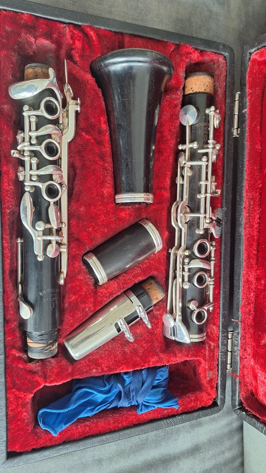 F. Arthur Uebel Bes-klarinet - Made in GDR, Muziek en Instrumenten, Bes-klarinet, Gebruikt, Ophalen of Verzenden, Met koffer