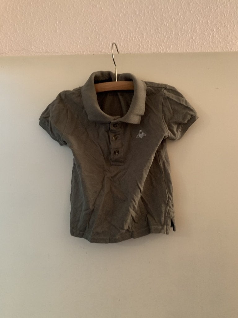Khaki T-shirt van de Primark. Maat 92, Kinderen en Baby's, Kinderkleding | Maat 92, Ophalen of Verzenden, Zo goed als nieuw, Shirt of Longsleeve