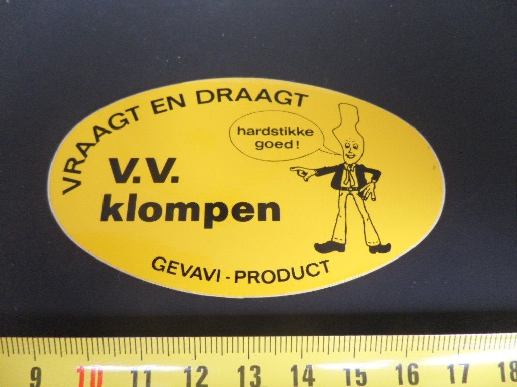 sticker Vraagt en draagt V.V, KLOMPEN  Gevavi Product, Ophalen of Verzenden, Zo goed als nieuw