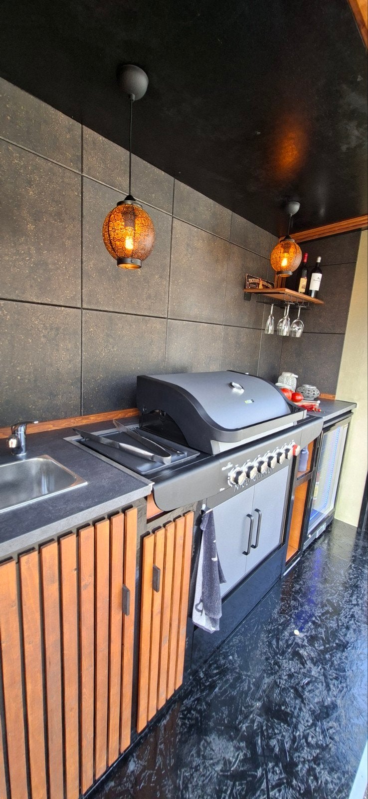 Foto 5 van unieke mobiele buitenkeuken - compleet met BBQ, koekast, ...