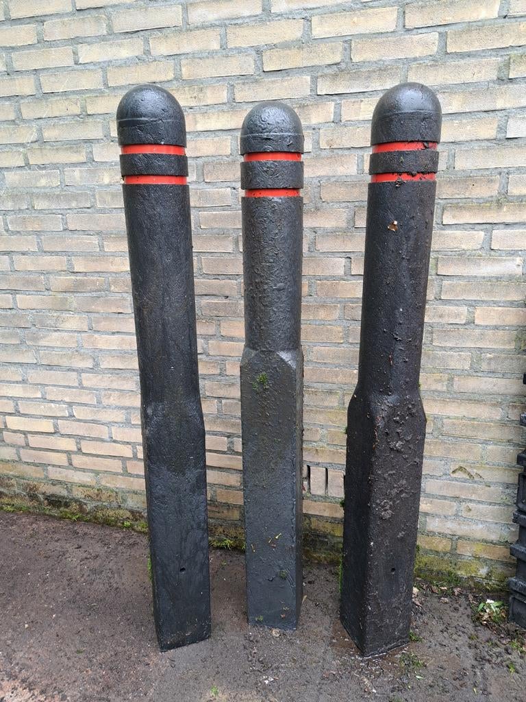 3 Kunststof Koppalen Rond met Rode Reflexstrepen - 140 cm, Ophalen of Verzenden, Zo goed als nieuw