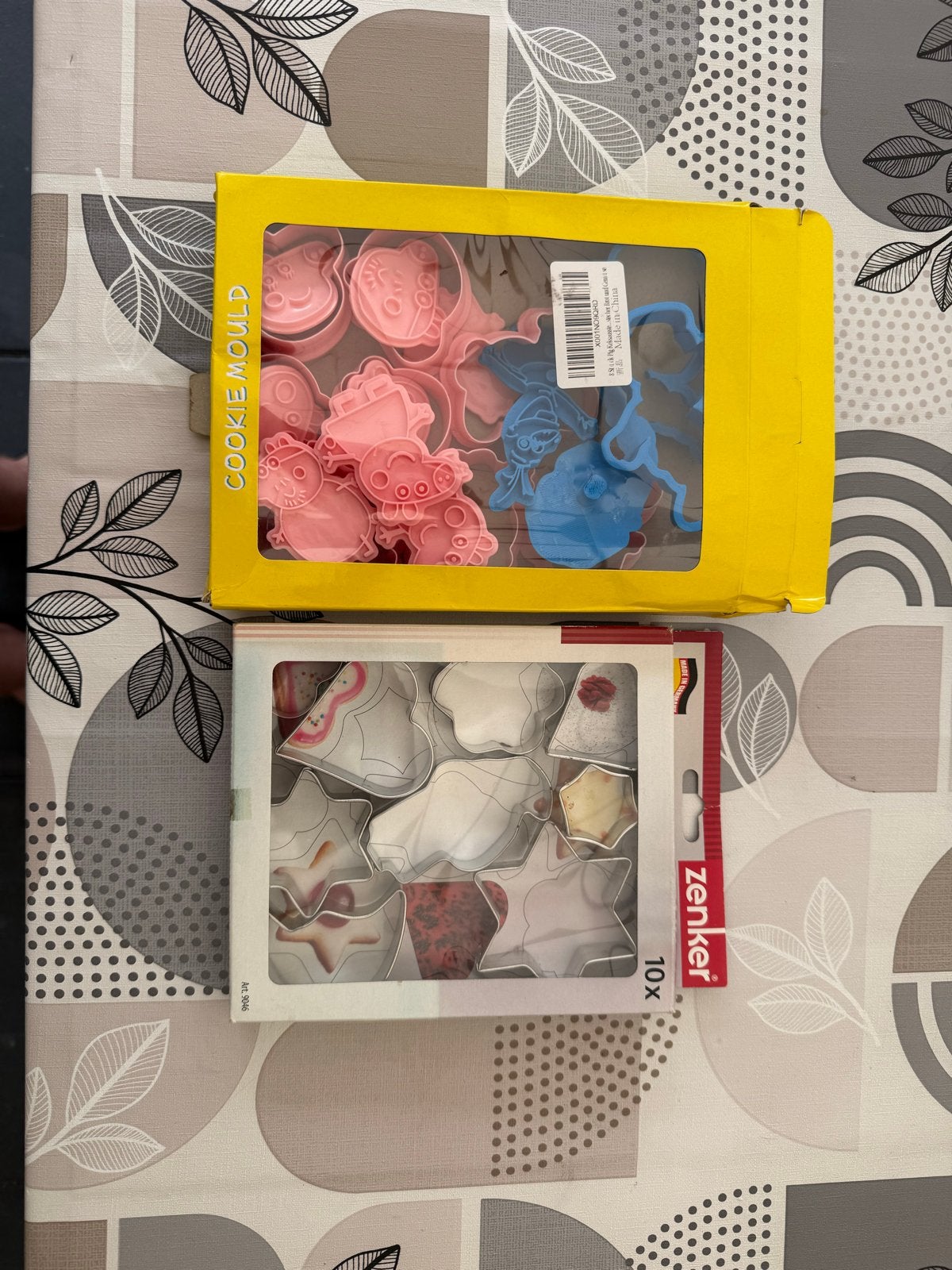 Diverse kinder bakvormen, o.a. Peppa Pig en sterren, Ophalen, Gebruikt, Taarten of Cupcakes, Bakvorm