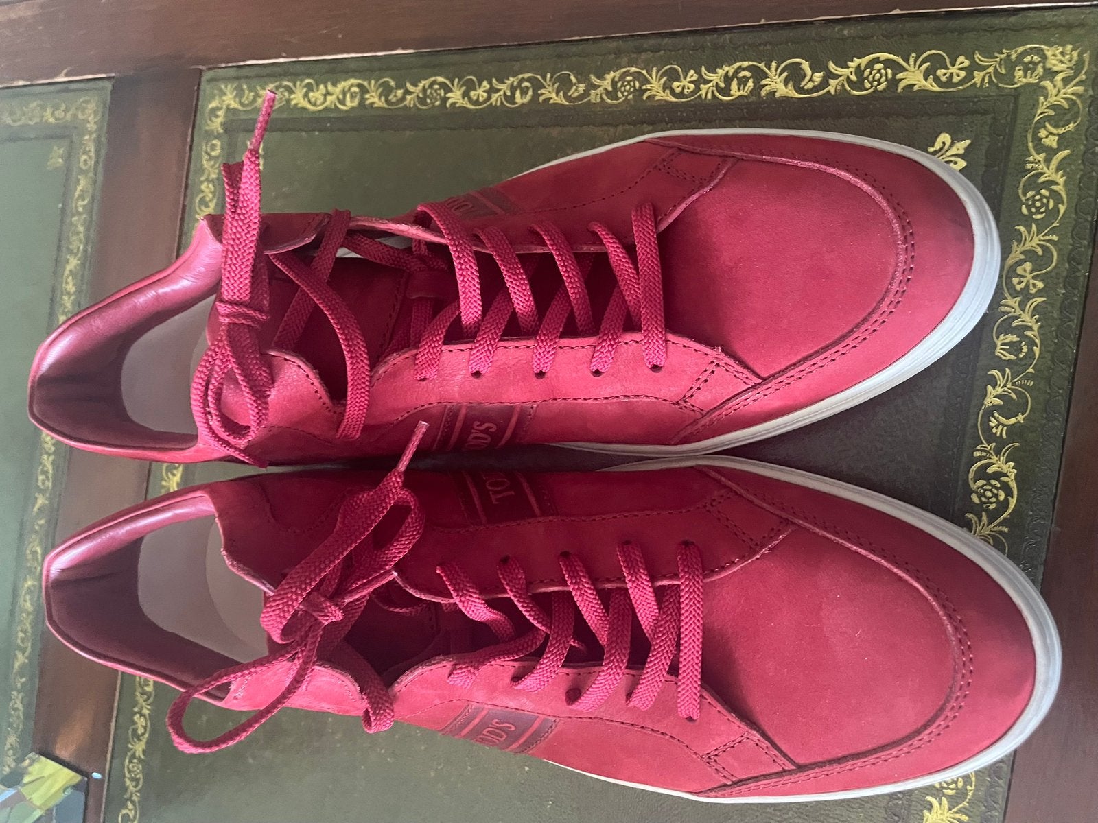 Tods r ood suede sneaker, Overige kleuren, Ophalen of Verzenden, Sneakers of Gympen, Zo goed als nieuw