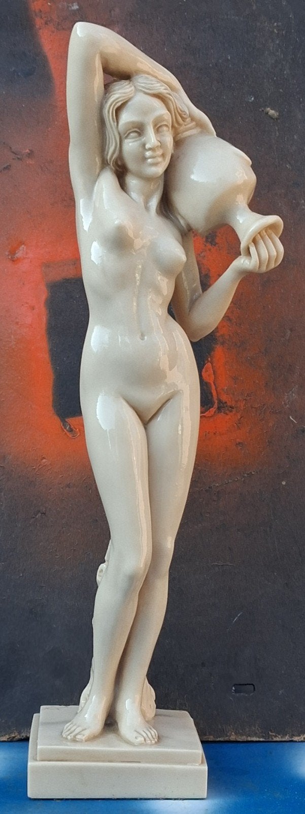 Musa con vaso.  L. Toni.  Sculptuur.  40 cm., Verzamelen, Beelden en Beeldjes, Ophalen, Zo goed als nieuw, Mens