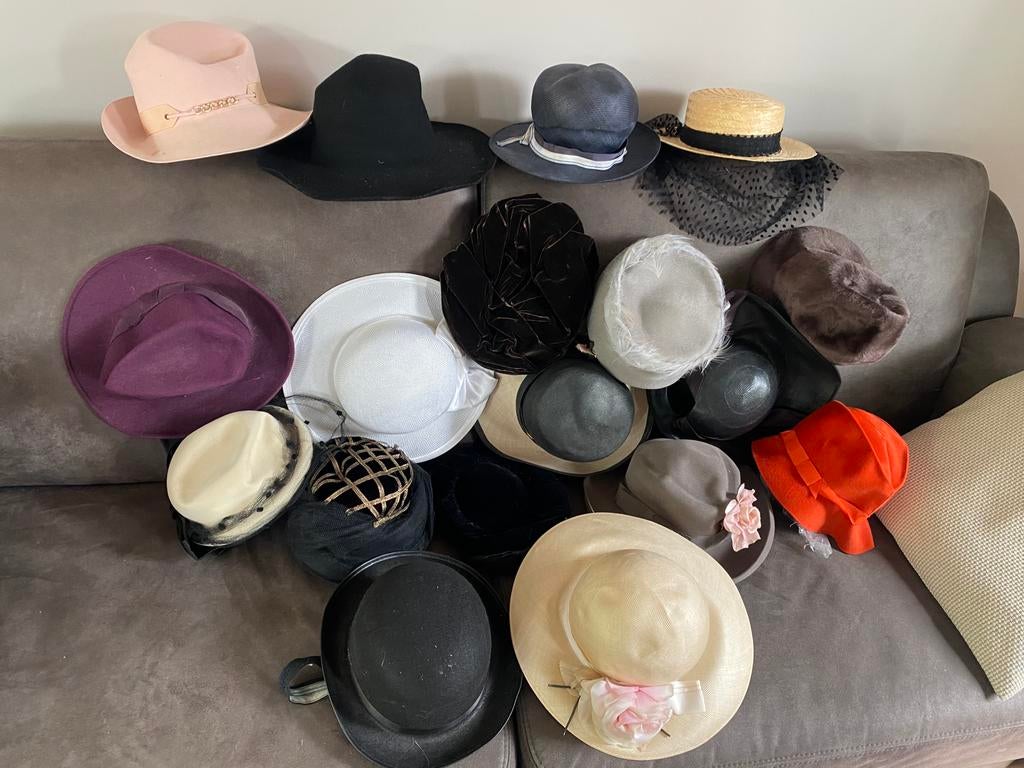 Grote collectie dameshoeden voor elke gelegenheid, Ophalen of Verzenden, Zo goed als nieuw, One size fits all, Hoed