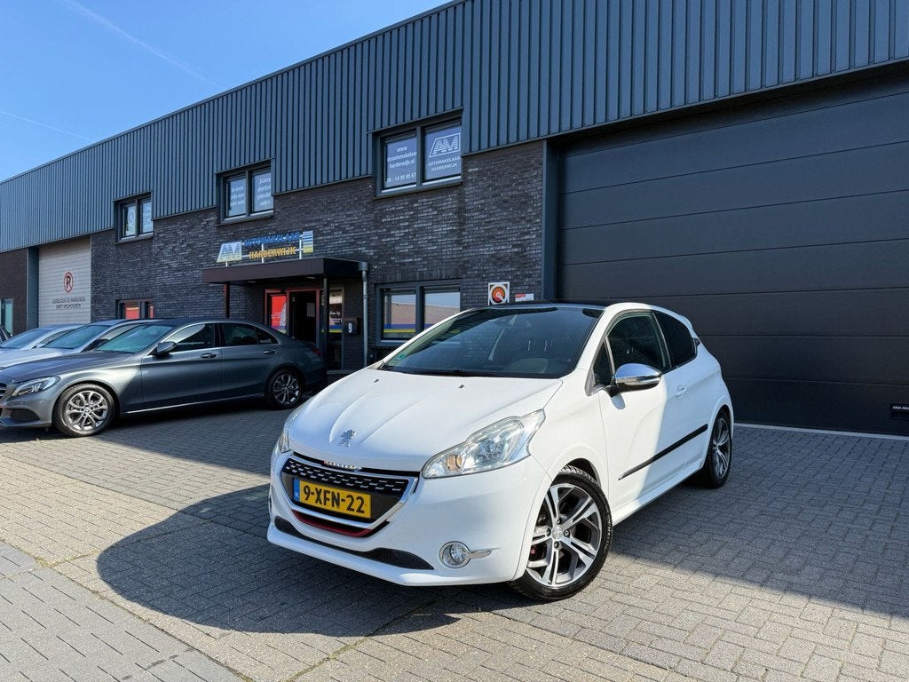 Peugeot 208 1.6 THP GTi | 2E EIGENAAR | 12MND GARANTIE | PAN, Voorwielaandrijving, Euro 5, Gebruikt, Zwart