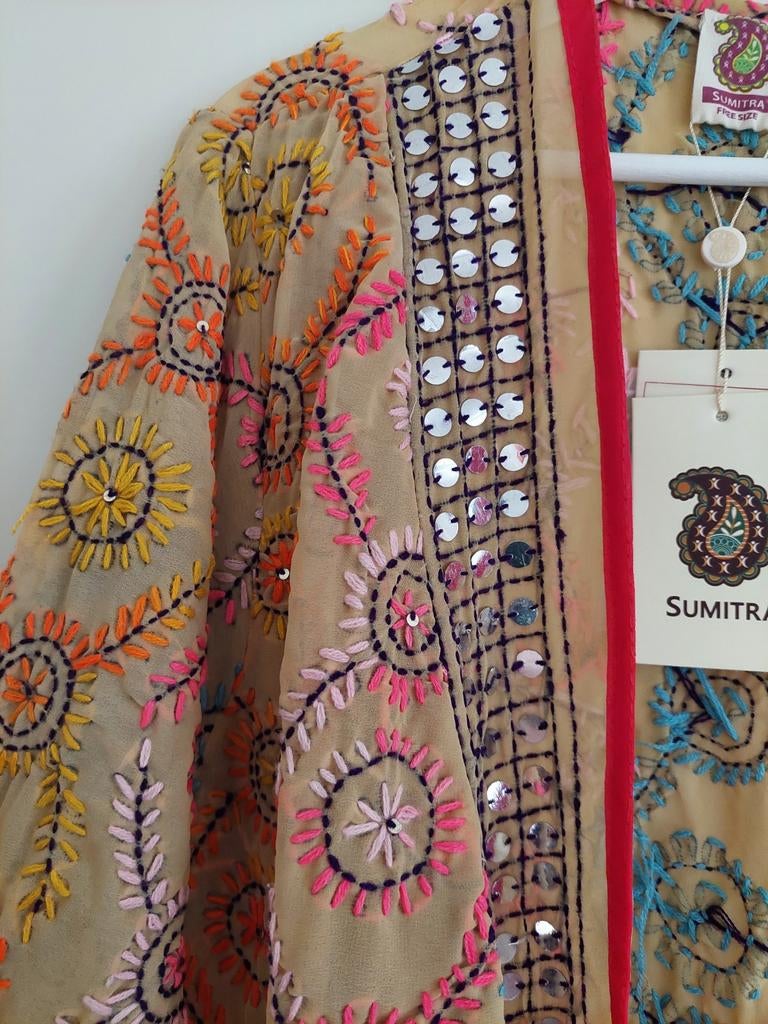 Sumitra Kimono 100% Viscose met borduursels en spiegeltjes, Kleding | Dames, Tops, Maat 38/40 (M), Overige kleuren, Nieuw, Ophalen of Verzenden