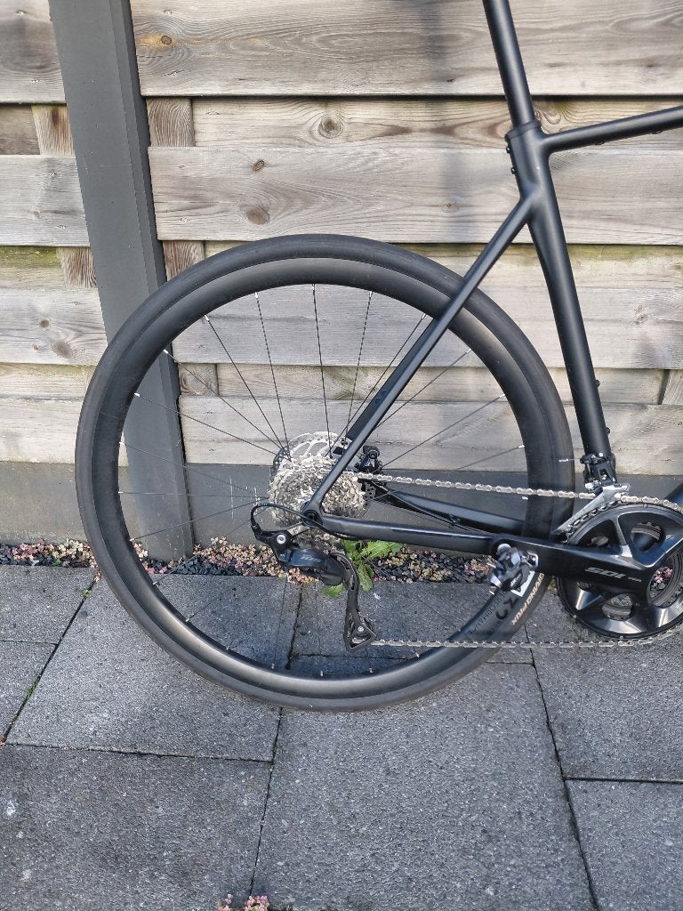 Cube Attain Maat 62 (2026)  Shimano 105 Disc, 28 inch, 10 tot 15 versnellingen, Heren, 61 tot 65 cm