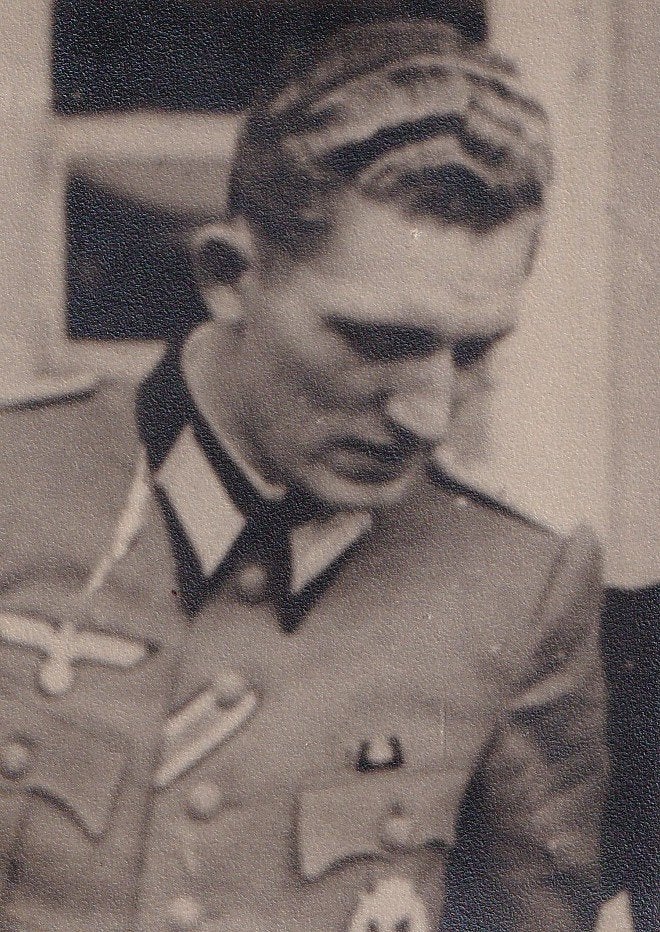 Originele WO2 Foto Duitse Soldaat Wehrmacht Lint EK2, Verzamelen, Ophalen of Verzenden, Nederland, Foto of Poster