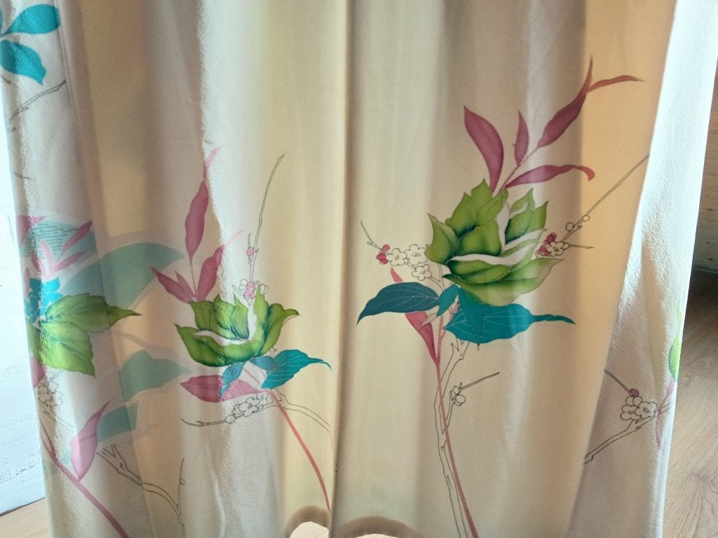 Traditionele Japanse Kimono white color flower, Antiek en Kunst, Ophalen of Verzenden