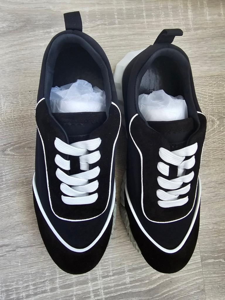 Nieuwe ( ongedragen) Hermes Sneakers zwarte maat 40, Zwart, Nieuw, Ophalen of Verzenden, Hermes