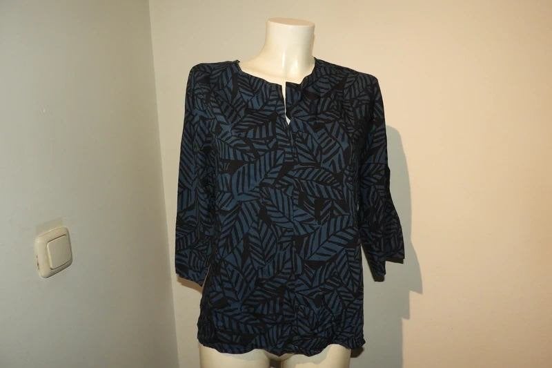 Essentiel Antwerp mooie top grote blad print koel blauw S(m), Maat 38/40 (M), Zo goed als nieuw, Essentiel Antwerp, Lange mouw