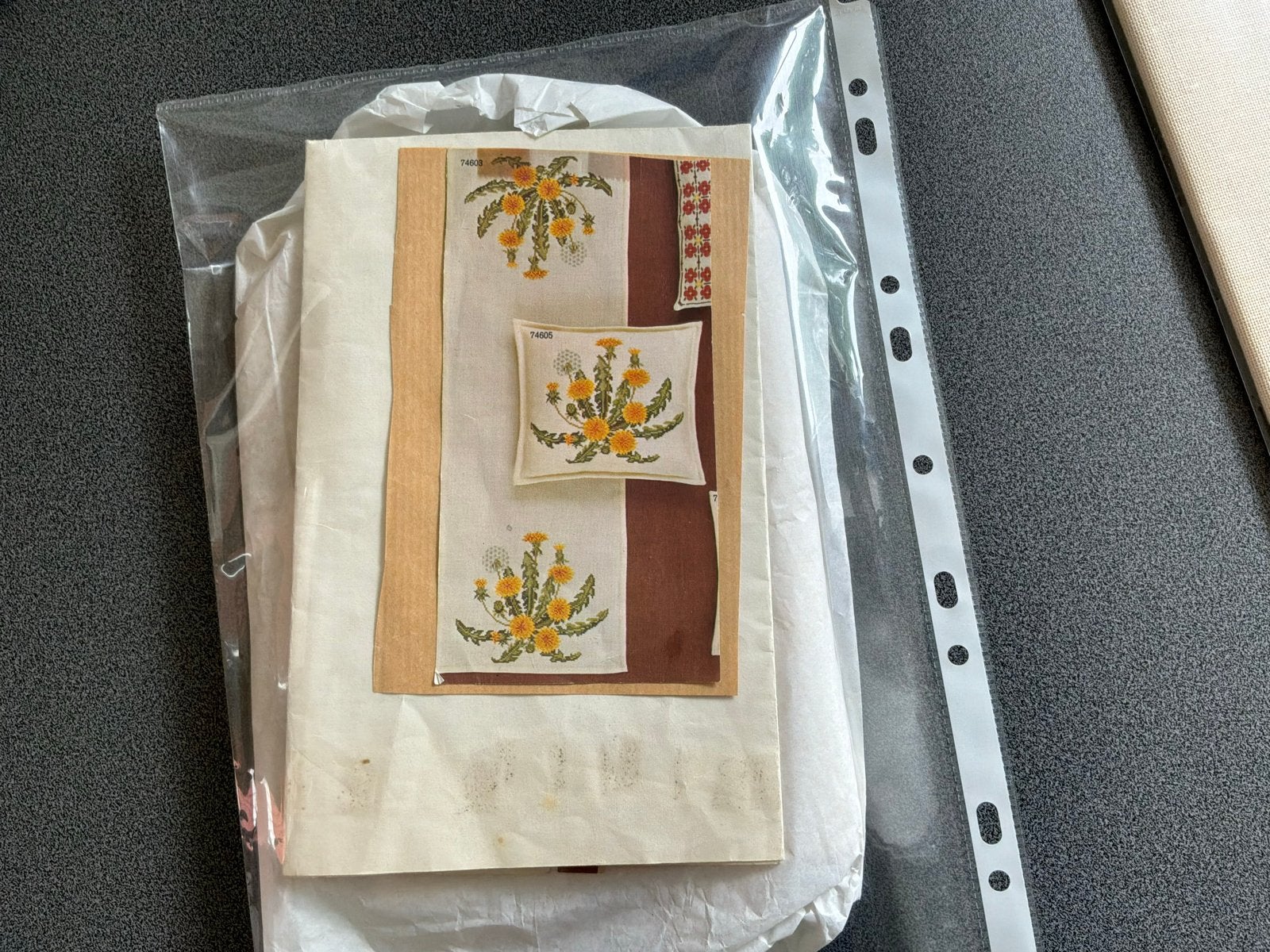 Borduurlinnen en Patroon Eva Rosenstand - Paardenbloem, Hobby en Vrije tijd, Ophalen of Verzenden, Zo goed als nieuw, Overige typen