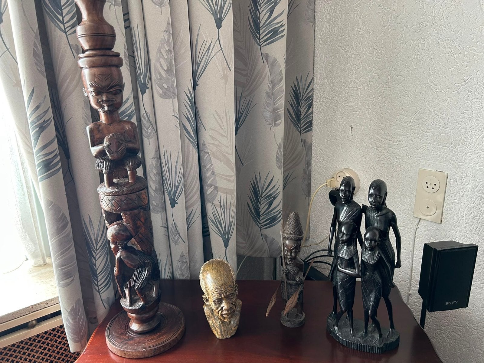 Verzameling Afrikaanse kunstbeelden en houtsnijwerk, Antiek en Kunst, Bruin, Afrika, Ophalen, Hout