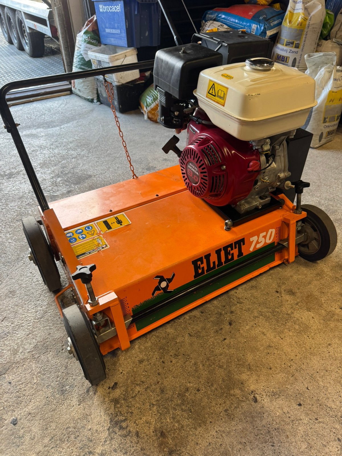 Eliot 750 verticuteermachine, Tuin en Terras, Ophalen, Zo goed als nieuw