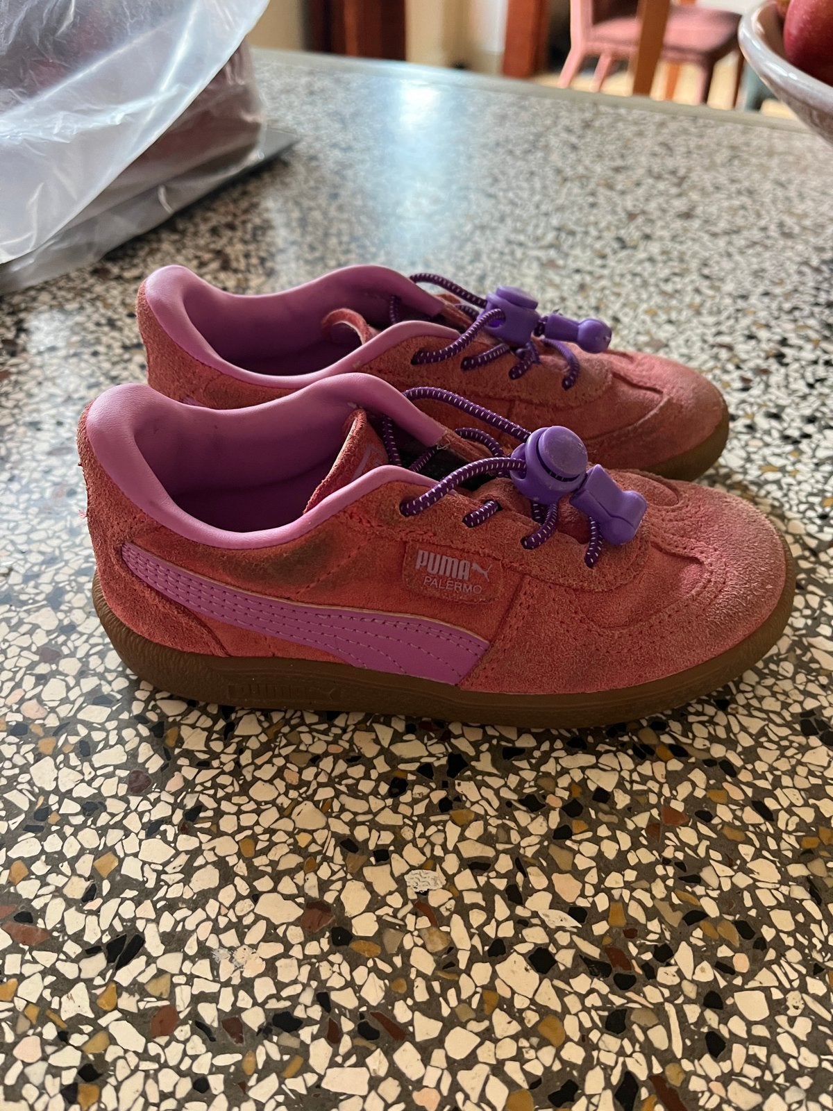 Puma Palermo roze suède sneakers maat 26 met elastiek, Gebruikt, Meisje, Schoenen, Ophalen of Verzenden