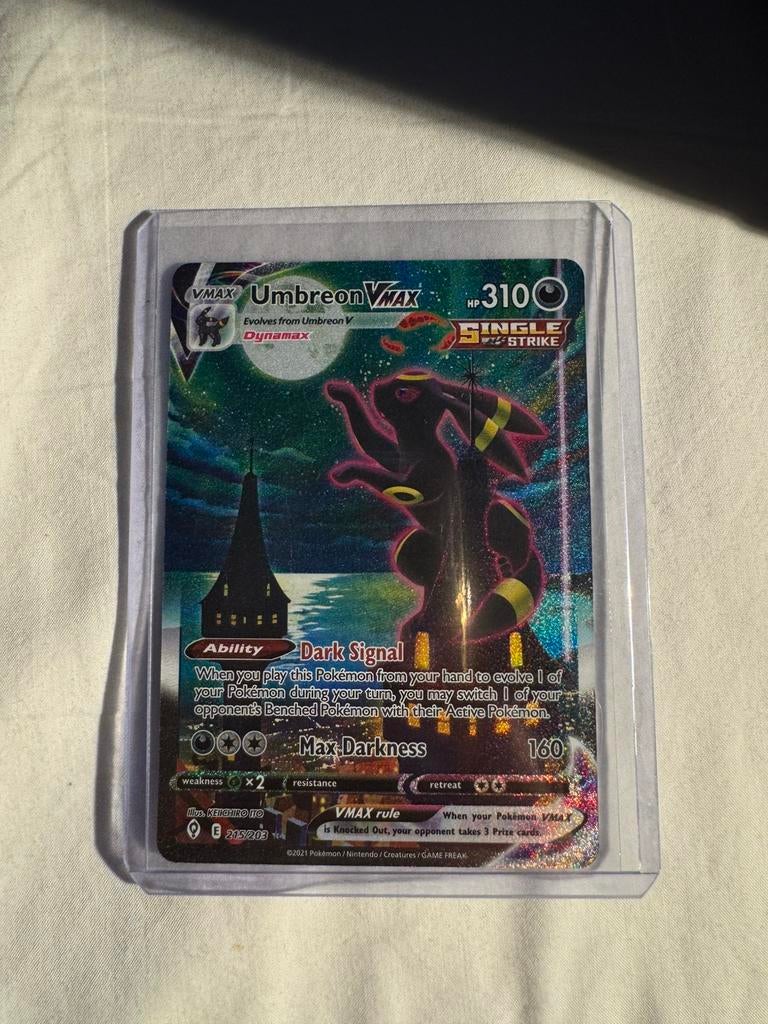 Umbreon Vmax 215, Ophalen of Verzenden, Zo goed als nieuw