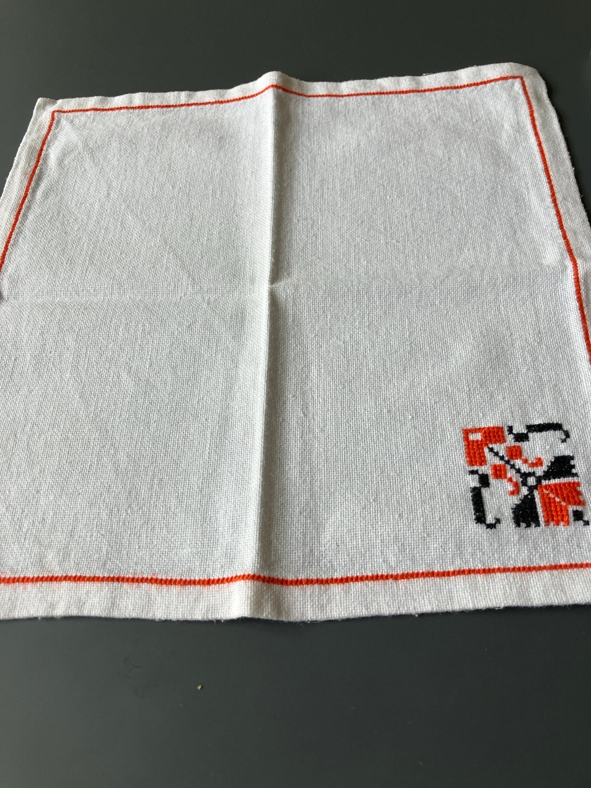 WK Tafelkleed - Wit/Oranje/Zwart 220x114 cm + 12 servetten, Ophalen of Verzenden, Zo goed als nieuw, Rechthoek