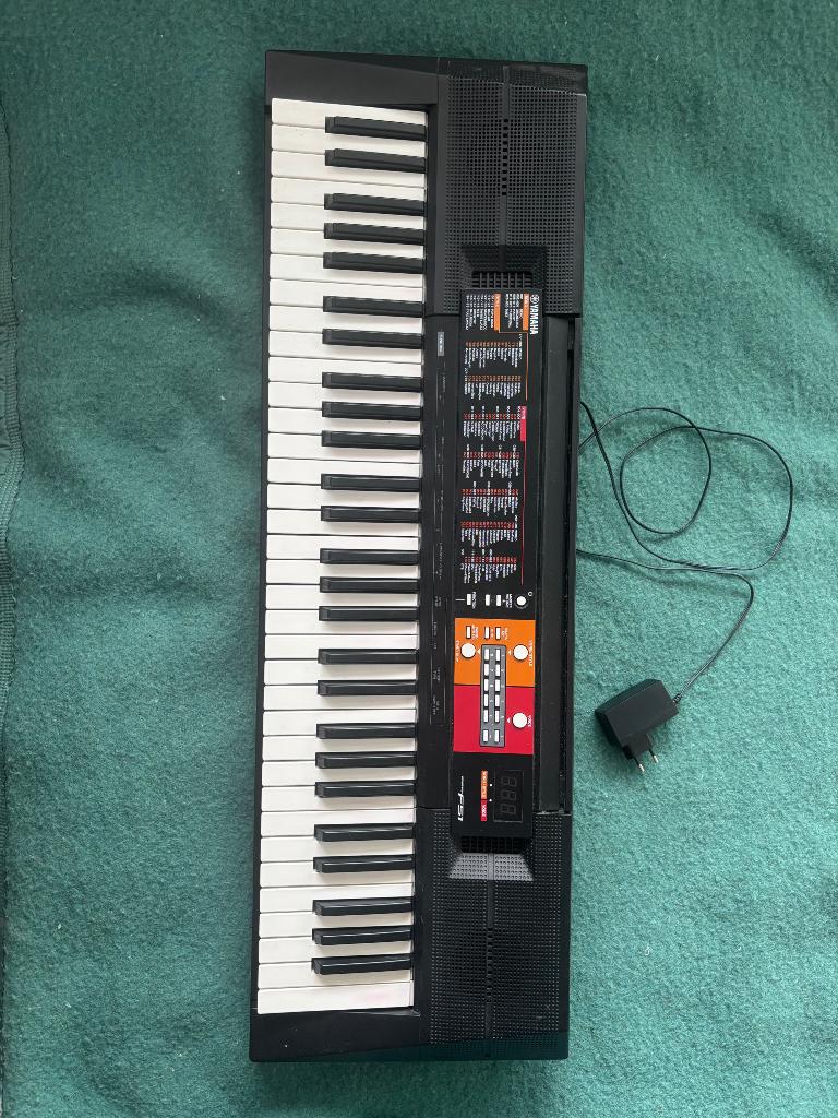 Yamaha keyboard PSR-F51, Ophalen, Zo goed als nieuw, 61 toetsen, Yamaha