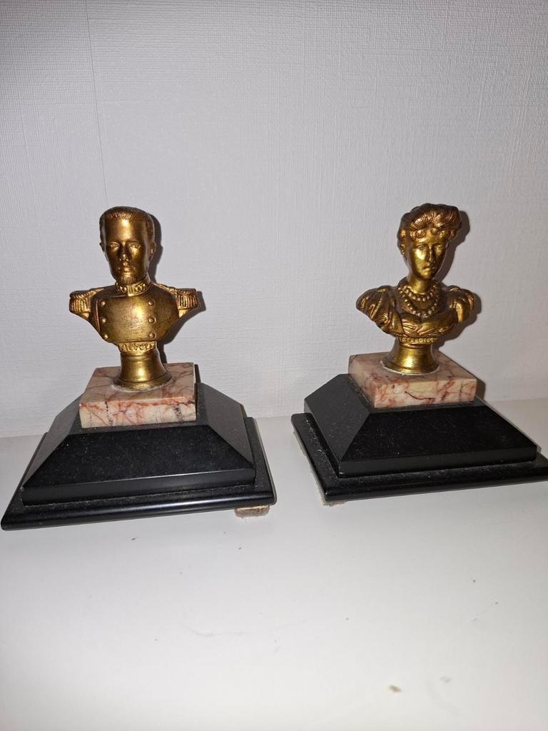 Borst beeldjes brons op marmer voetstuk, Ophalen of Verzenden, Koper of Brons