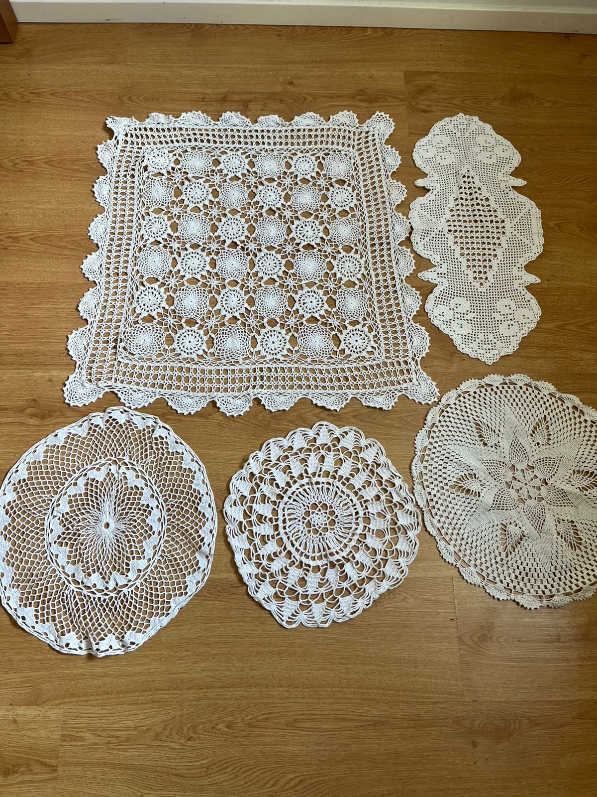 Gehaakte kleedjes., Antiek en Kunst, Ophalen