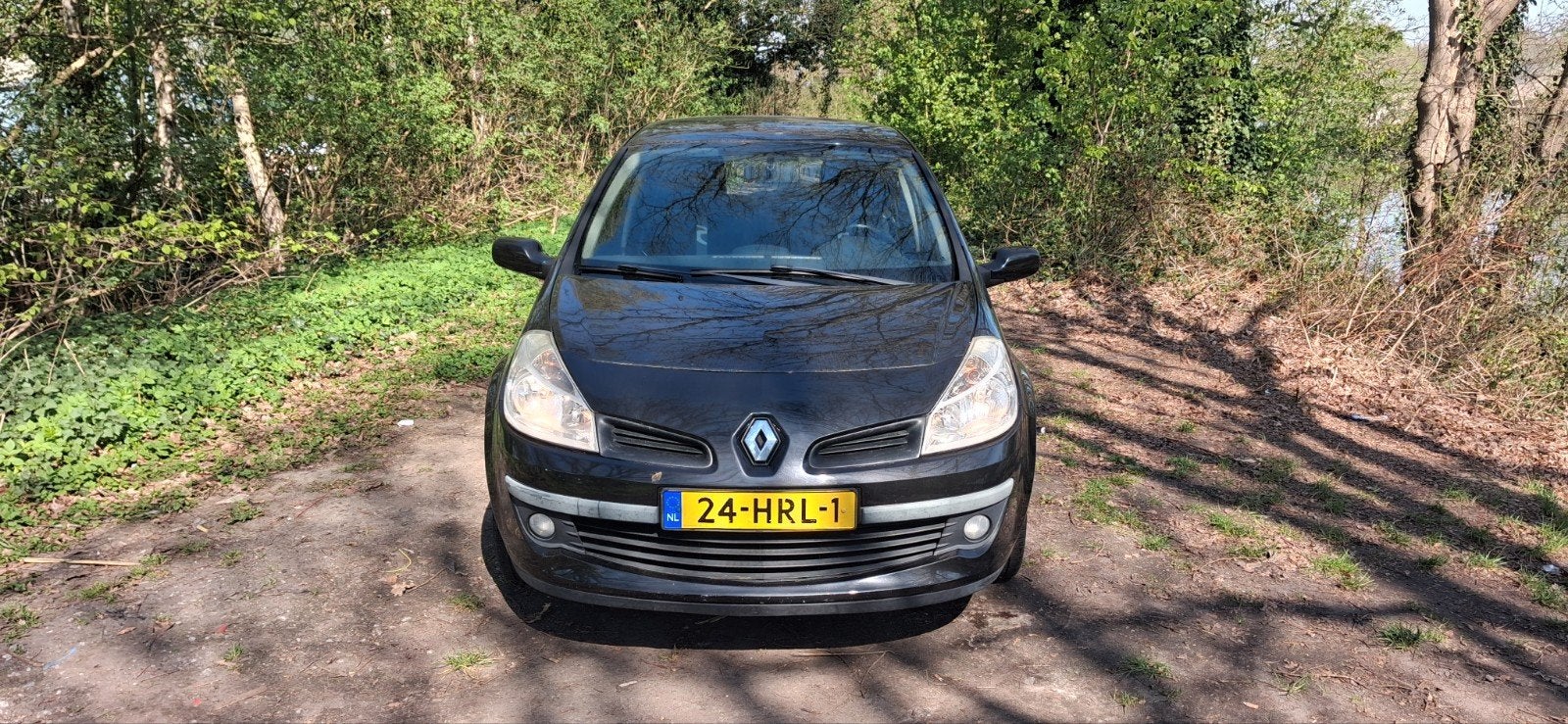 Renault clio 5drs 1.2 16v  benzine lmv Cruise airco, Auto's, Voorwielaandrijving, Zwart, 4 cilinders, 4 stoelen